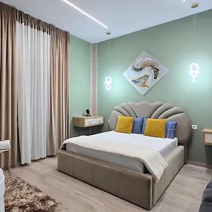 Center And Apartment